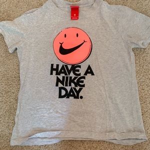 Nike Women’s Smily Tee